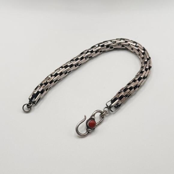 Vintage Tibetan Sterling Silver & Coral Necklace And Bracelet Set - Picture 3 of 10